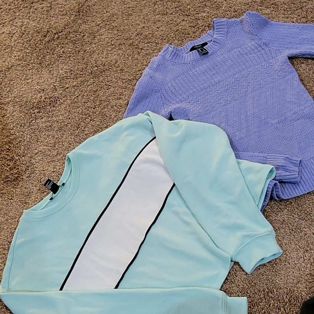 2 sweaters Forever 21